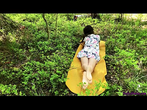 ❤️ Tinder تي اجنبي منهنجي بلي کي مشت زنی ڪري ٿو ۽ جنگل ۾ شوق سان چوندو آهي ❌  اسان وٽ