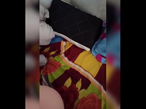 ❤️ منهنجي روم ميٽ گهر ۾ اڪيلي رهي ٿي ڇاڪاڻ ته هن جو مڙس موڪلن تي وڃي ٿو ۽ مان موقعو وٺان ٿو ته هن کي چوسان ۽ هن جي گدا کي کير سان ڀريان. ❌ اسان وٽ